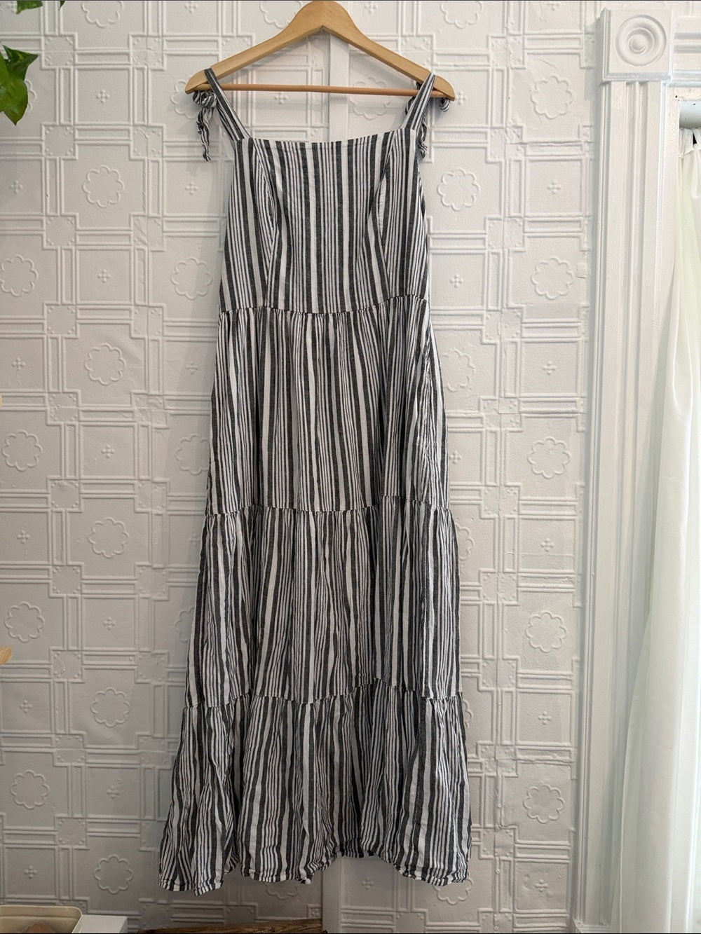 Old Navy Linen Blend Striped Tie Shoulder Tiered Maxi Dress L Tall Smocked