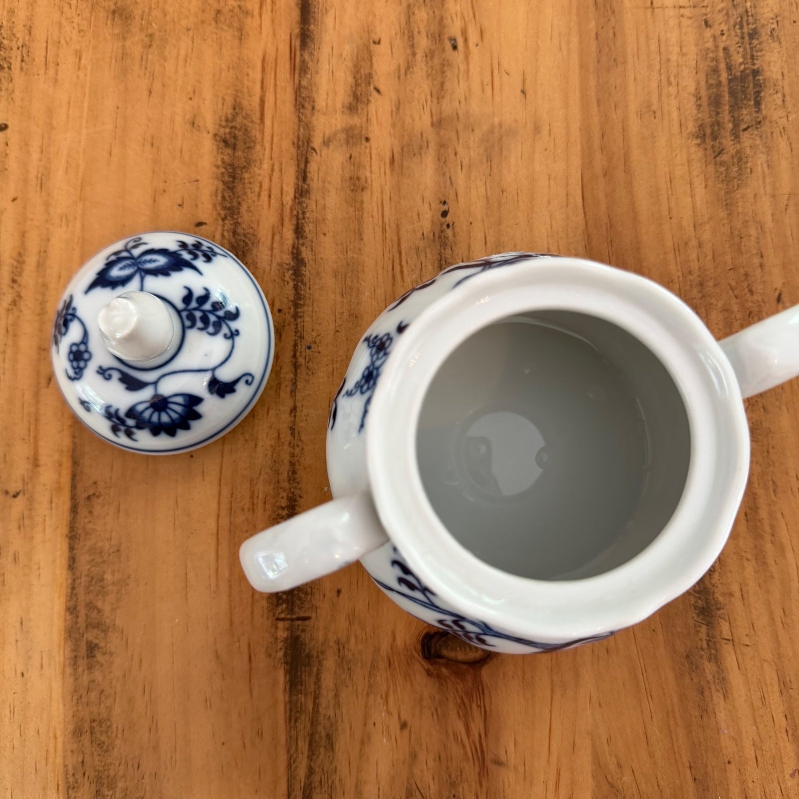 Vintage Blue Danube Fine China - Covered Sugar Dish (Blue Onion Pattern)