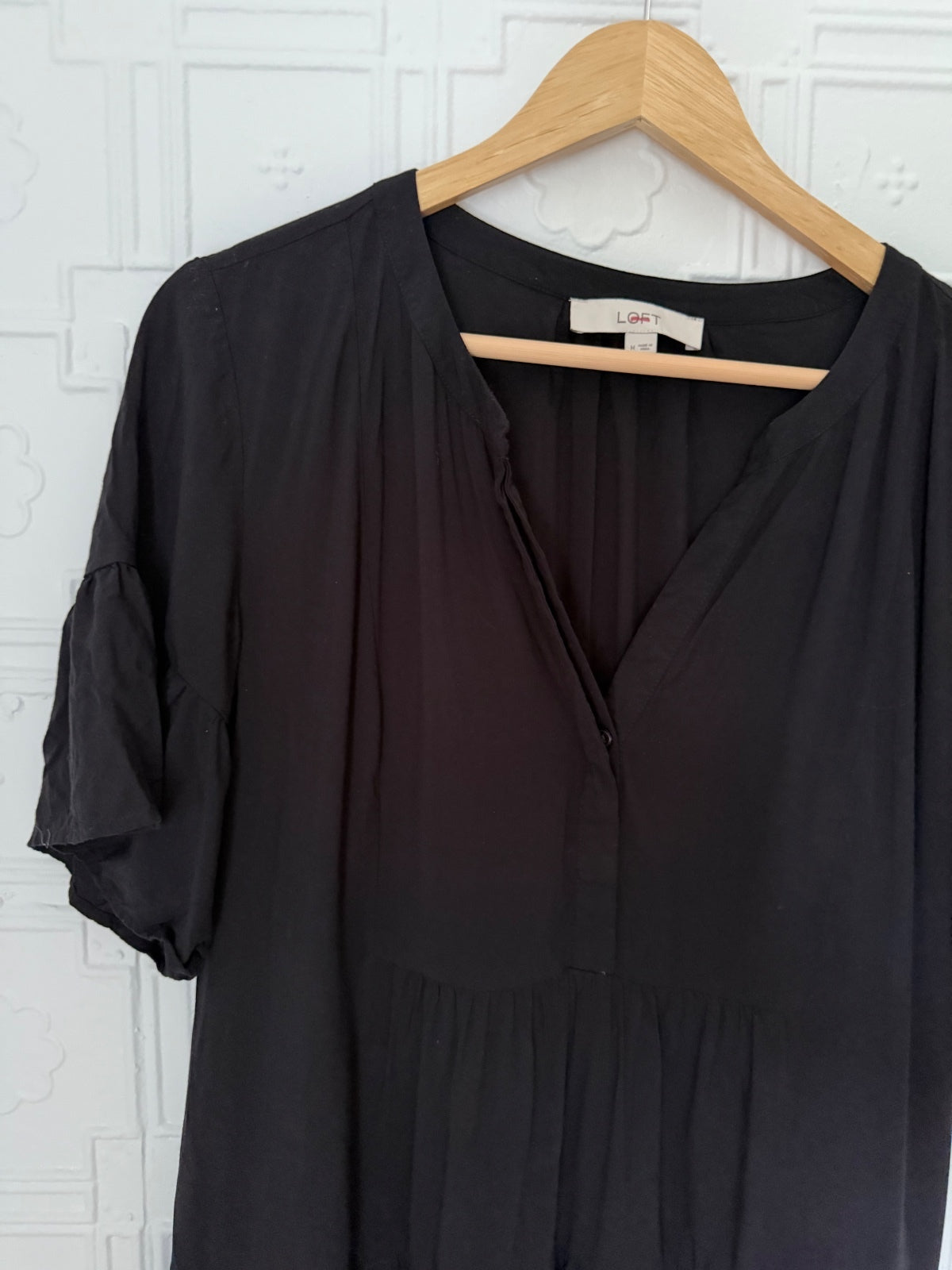 LOFT Black Tiered V-Neck Flutter Sleeve Mini Swing Dress Size Medium