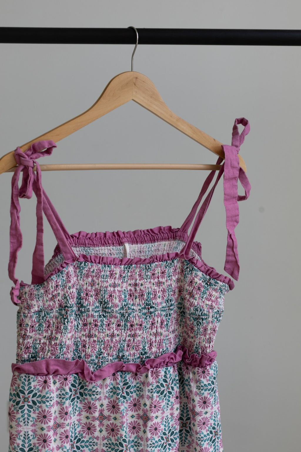 Anthropologie Smocked Floral Linen Blend Dress 2X Pink Tie Straps Ruffle Mini