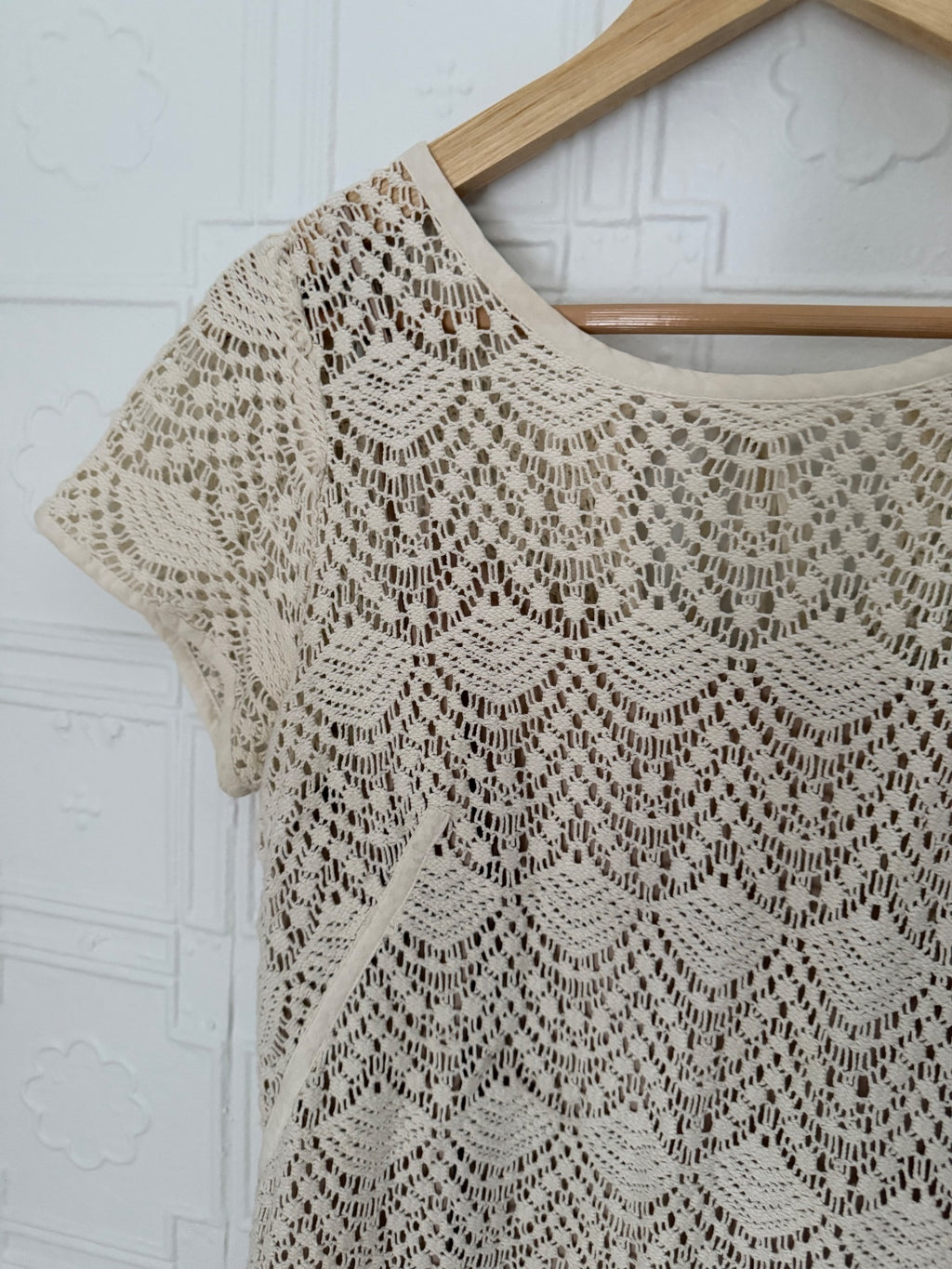 LOFT Cream Crochet Lace Short Sleeve Mini Dress Size 4 Lined Tie Back