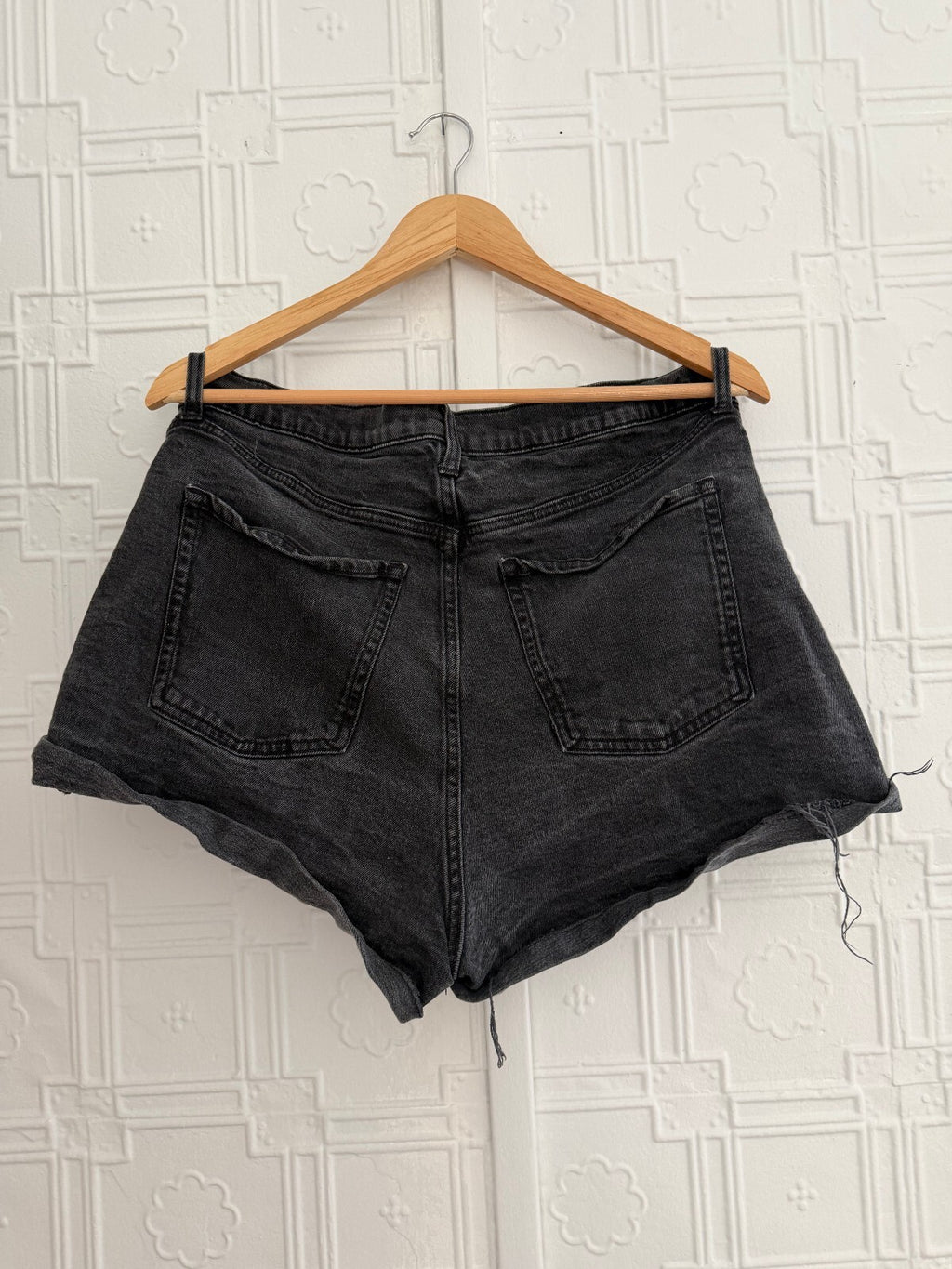 Old Navy Sky-Hi A-Line Black Denim Shorts Size 16 Frayed
