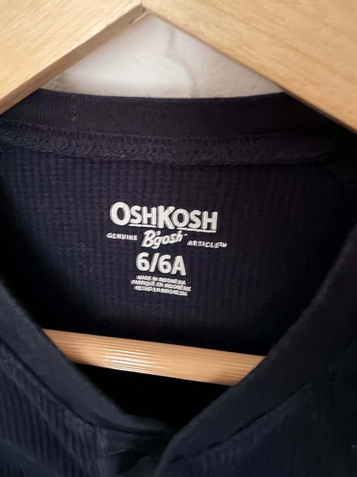 OshKosh B'gosh Boys Navy Blue Waffle Thermal Henley Shirt Size 6/6A