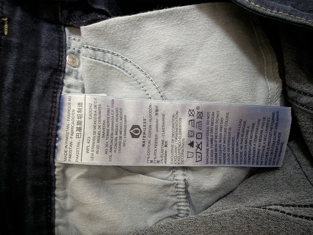 Signature by Levi Strauss & Co. Mid Rise Skinny Jeans Dark Wash Size 12M W31 L30