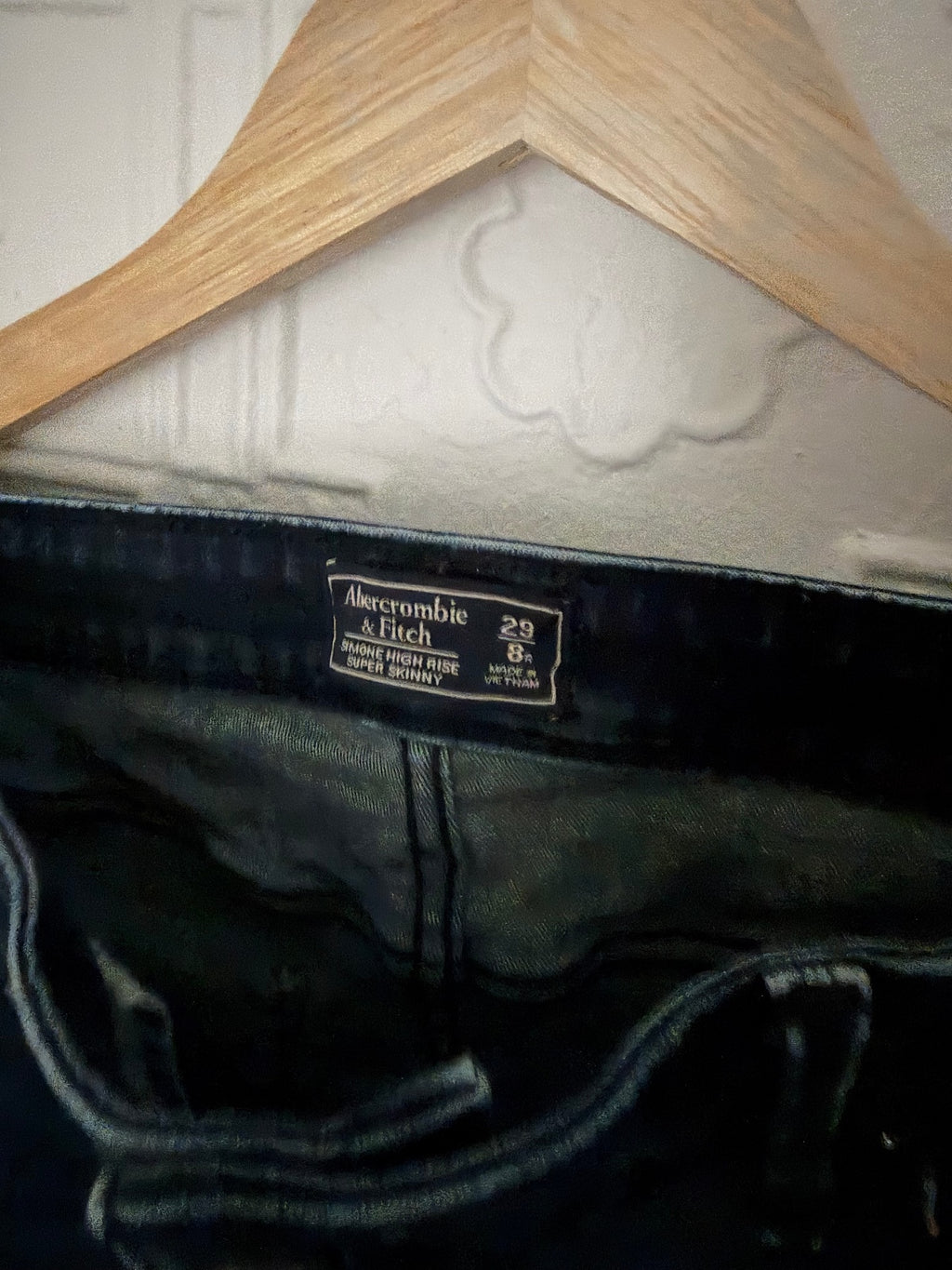 Abercrombie & Fitch Simone High Rise Super Skinny Jeans Dark Wash Size 29 / 8R