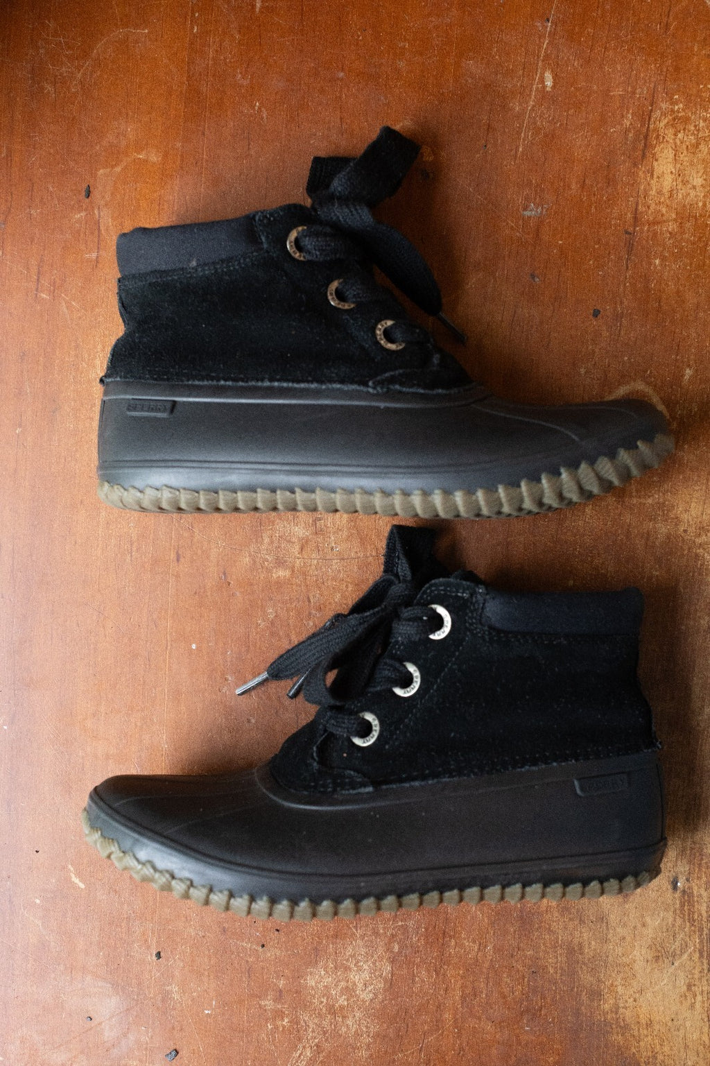 Sperry Black Duck Boots with Suede Upper and Rubber Sole
