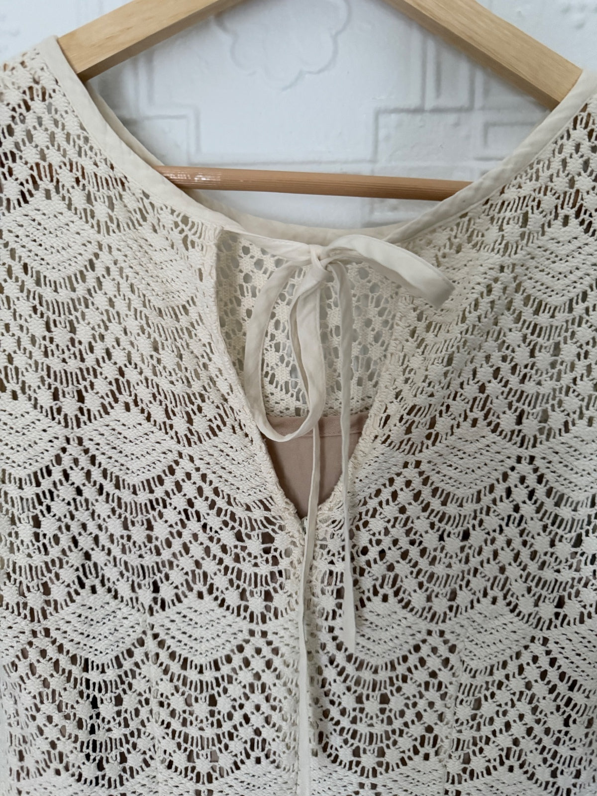 LOFT Cream Crochet Lace Short Sleeve Mini Dress Size 4 Lined Tie Back
