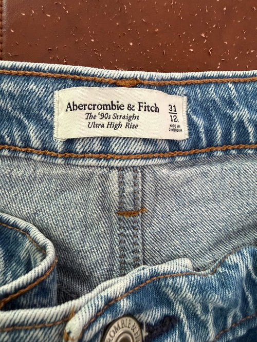 Abercrombie & Fitch 90s Straight Ultra High Rise Jeans Size 31 12L Blue
