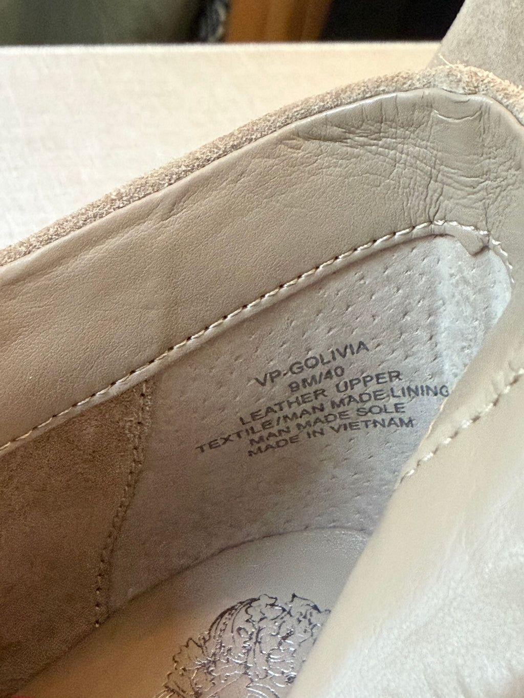 Vince Camuto Golivia Suede Ankle Booties Tan Pointed Toe Block Heel Size 9M