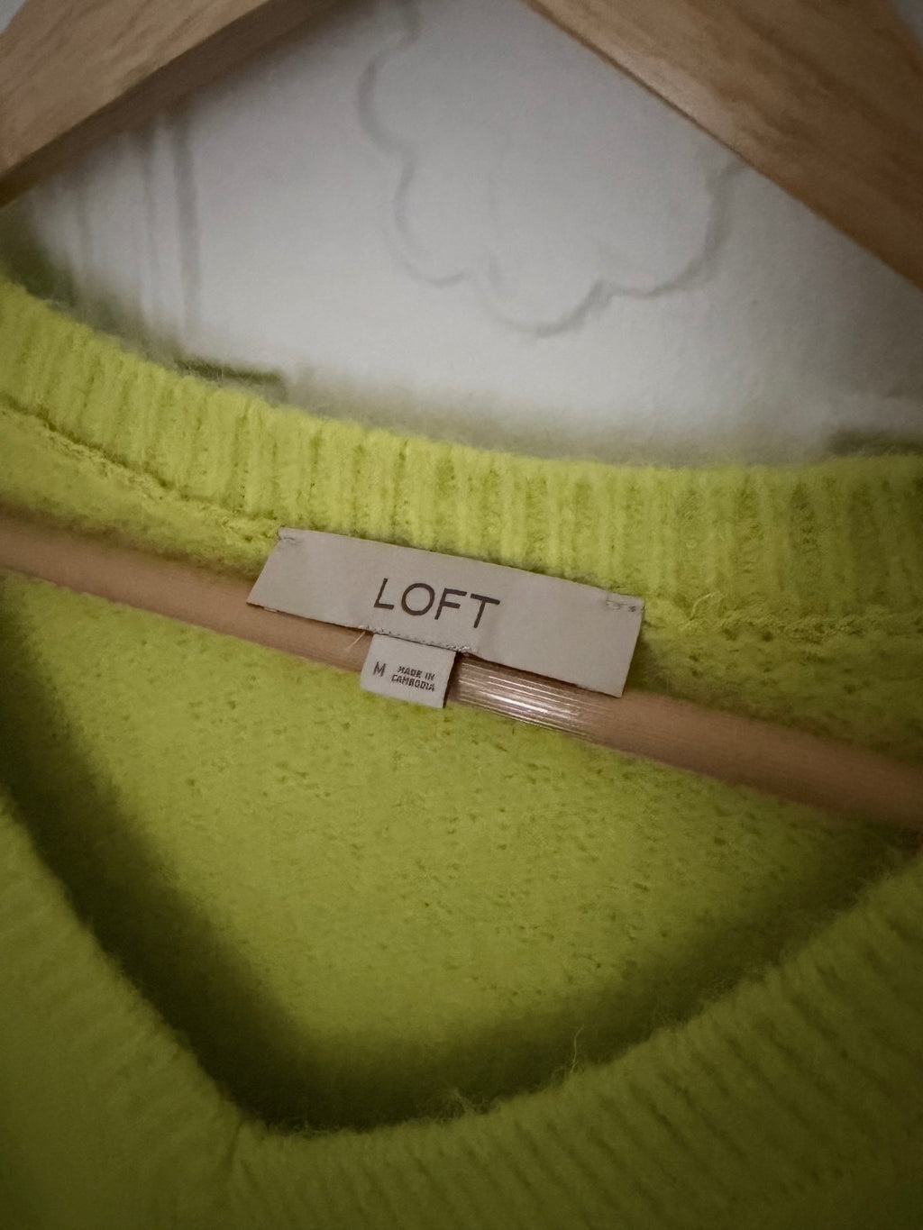 LOFT Ribtrim Relaxed V-Neck Wool Blend Sweater Size M Chartreuse Lime Green