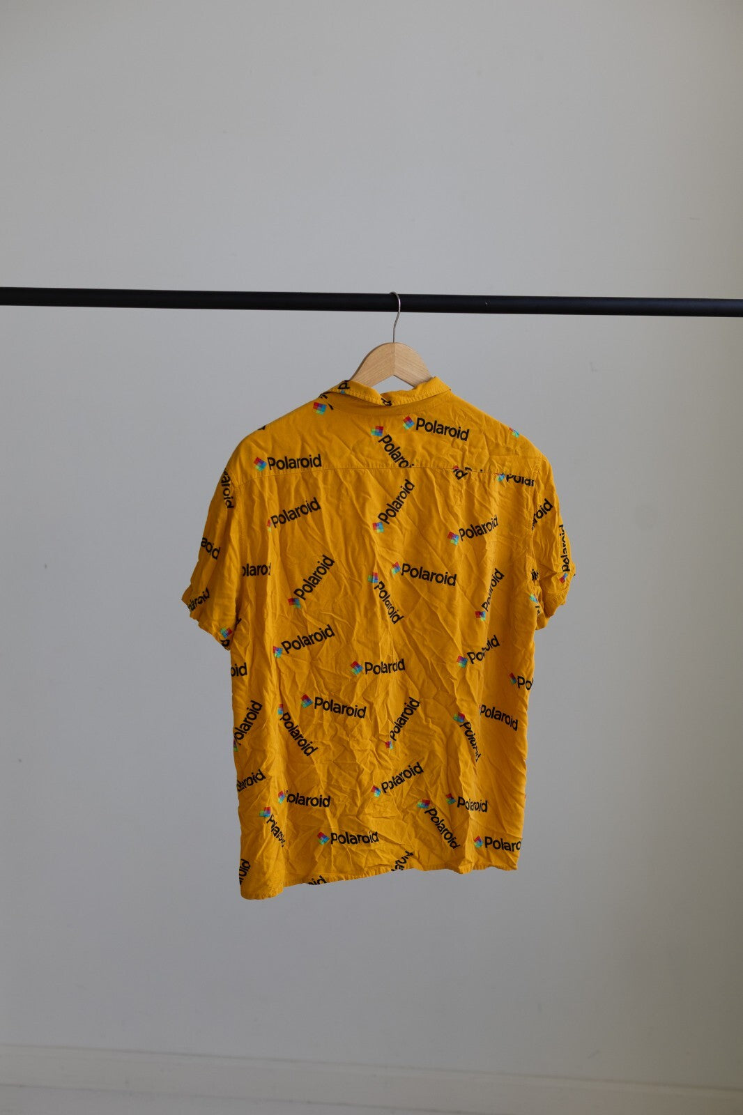 Polaroid Mens Large Yellow All Over Logo Short Sleeve Button Down Shirt Retro