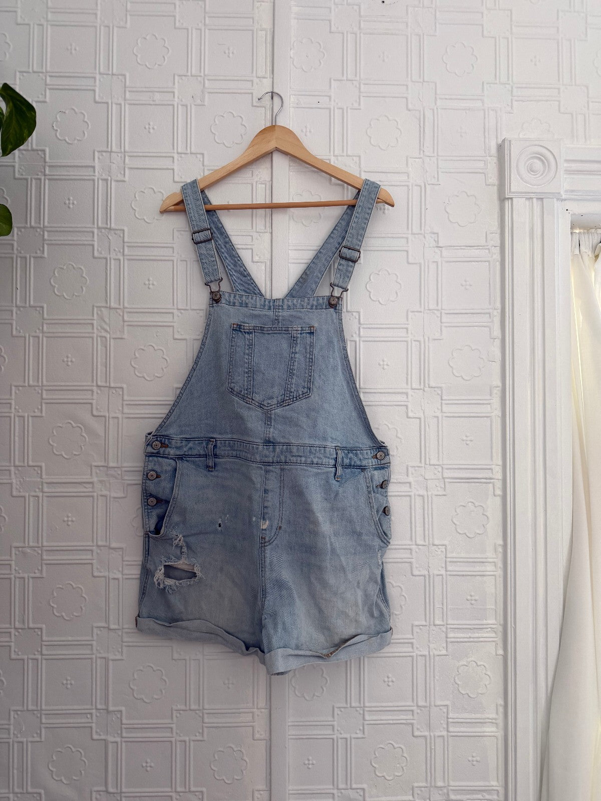 Old Navy Denim Shorteralls ME Marina Light Wash Distressed Jean Overalls XL