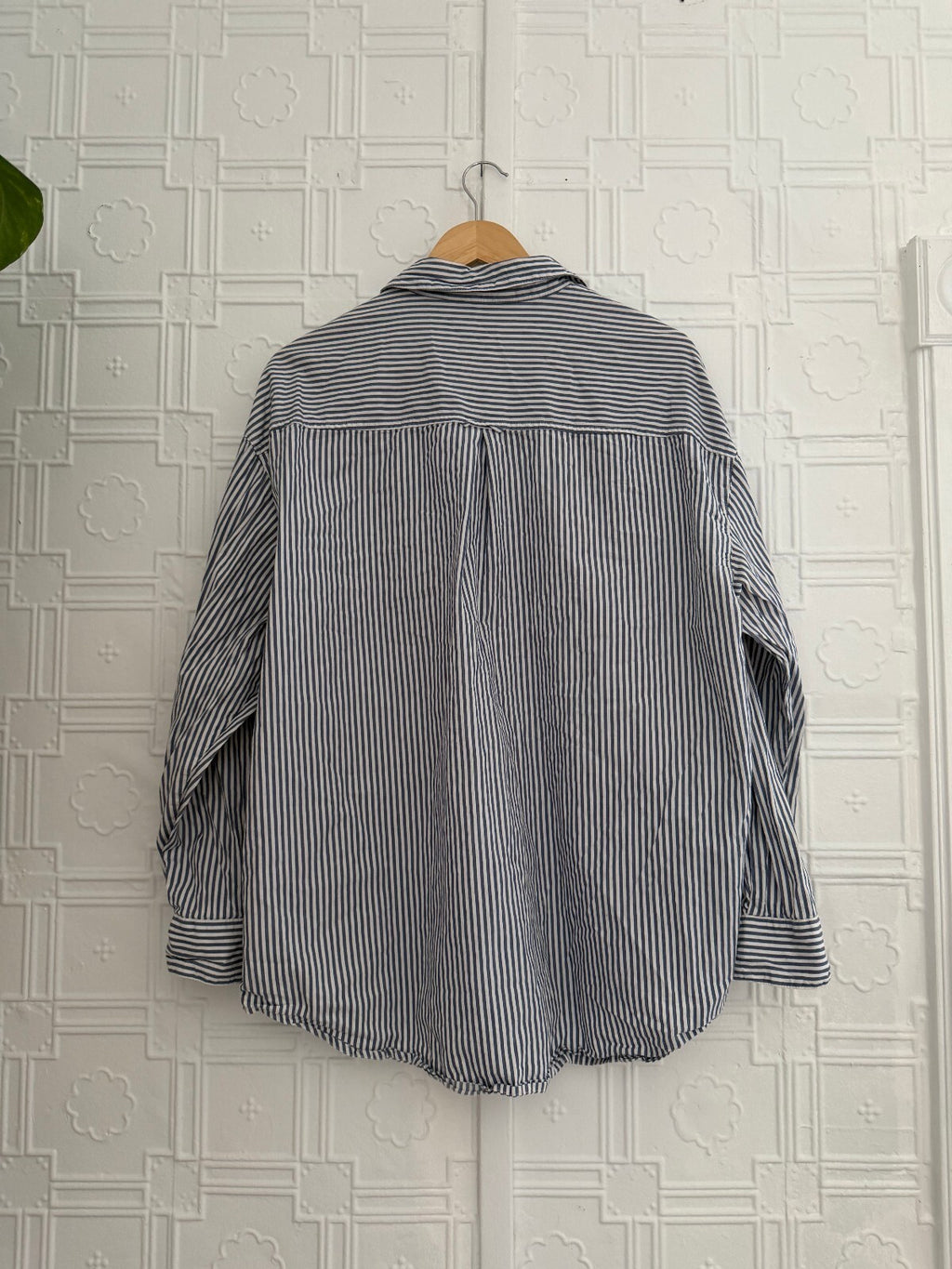 Old Navy The Boyfriend Shirt Blue White Striped Button Down L Tall Cotton