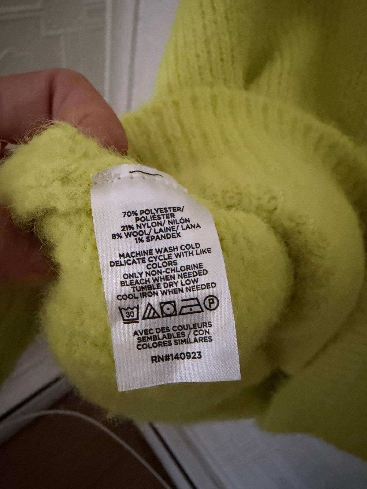 LOFT Ribtrim Relaxed V-Neck Wool Blend Sweater Size M Chartreuse Lime Green