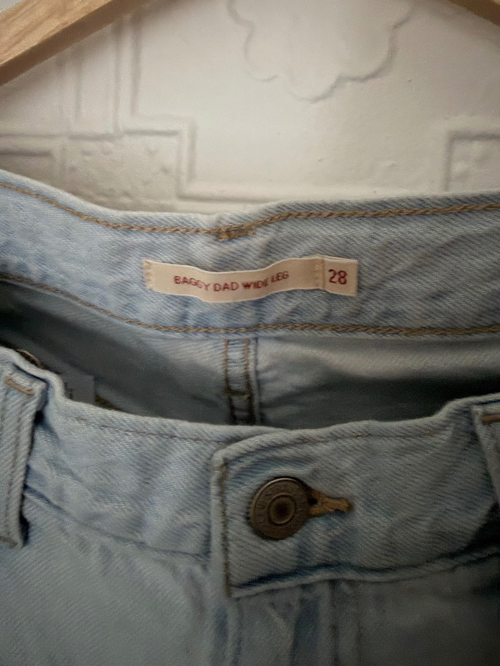 Levi’s Baggy Dad Wide Leg Jeans Light Wash Size 28 (W28 L32)