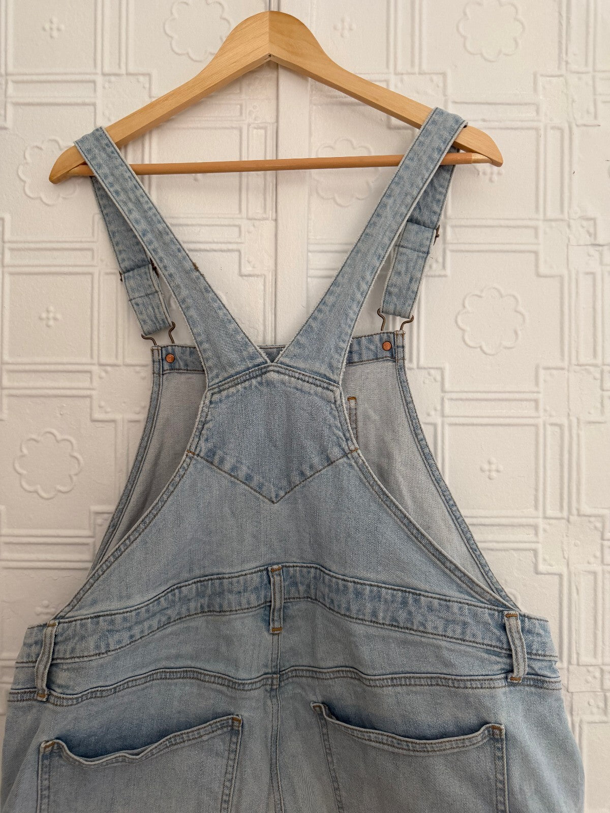 Old Navy Denim Shorteralls ME Marina Light Wash Distressed Jean Overalls XL
