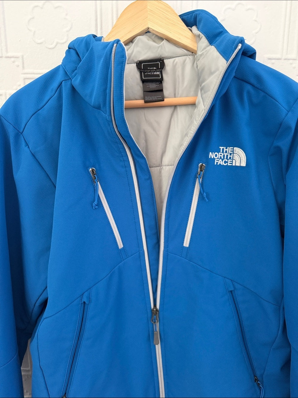 The North Face Men’s Apex Elevation Insulated Jacket Blue Hooded Small