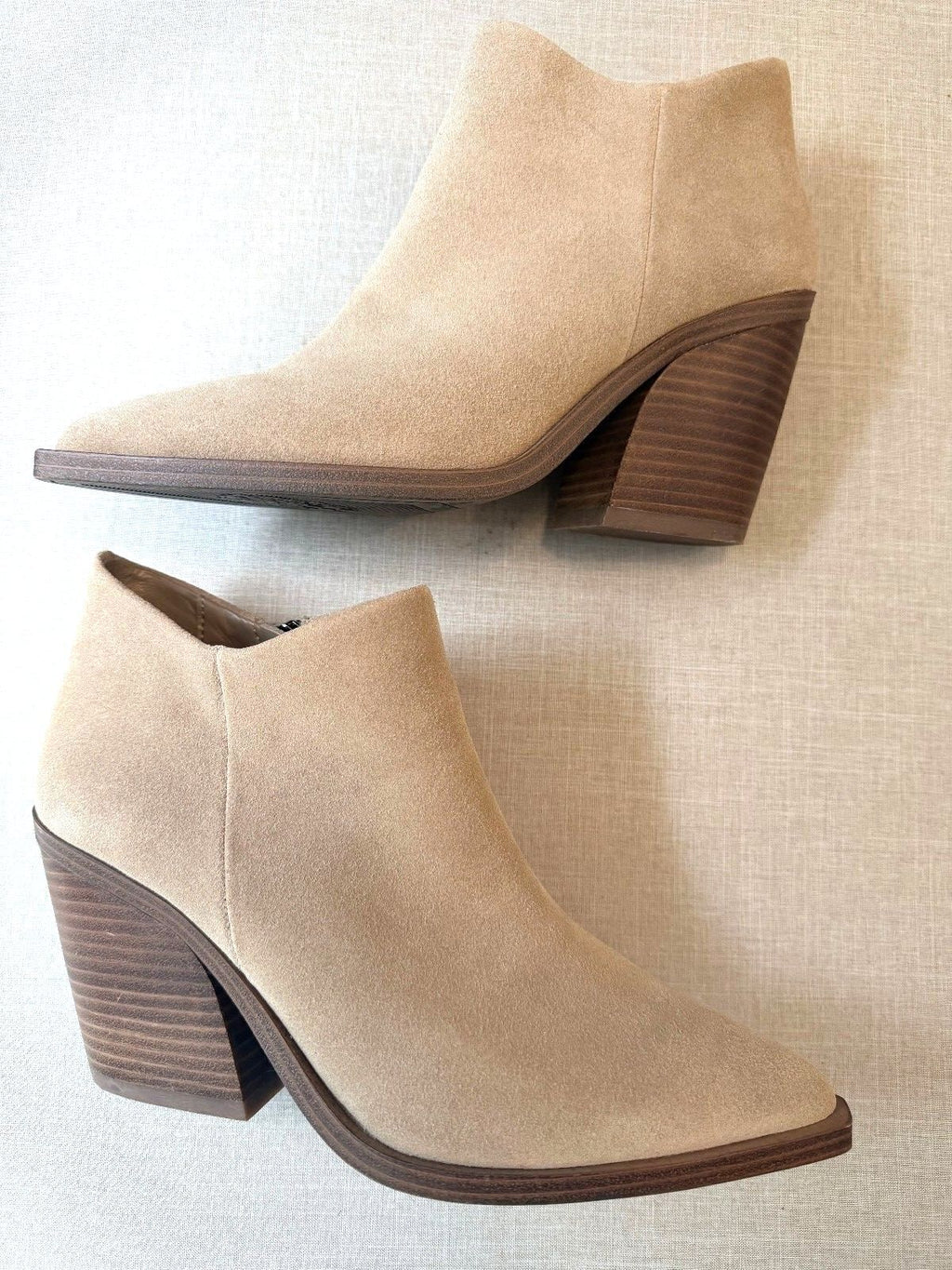 Vince Camuto Golivia Suede Ankle Booties Tan Pointed Toe Block Heel Size 9M