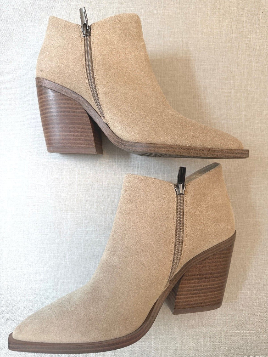 Vince Camuto Golivia Suede Ankle Booties Tan Pointed Toe Block Heel Size 9M