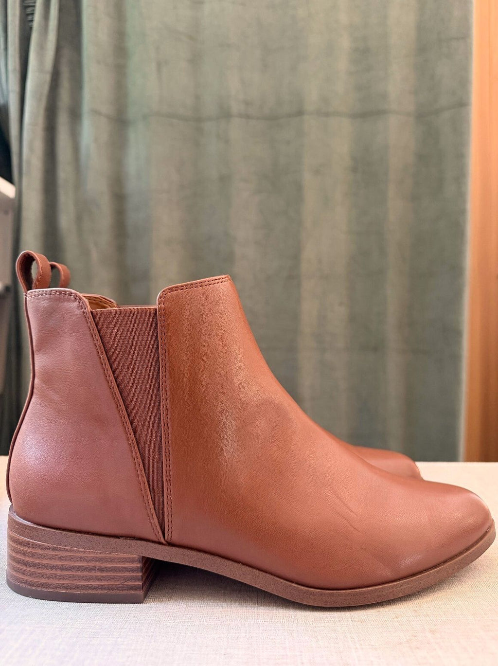 J.Crew Tan Cognac Brown Leather Chelsea Ankle Boots Size 9