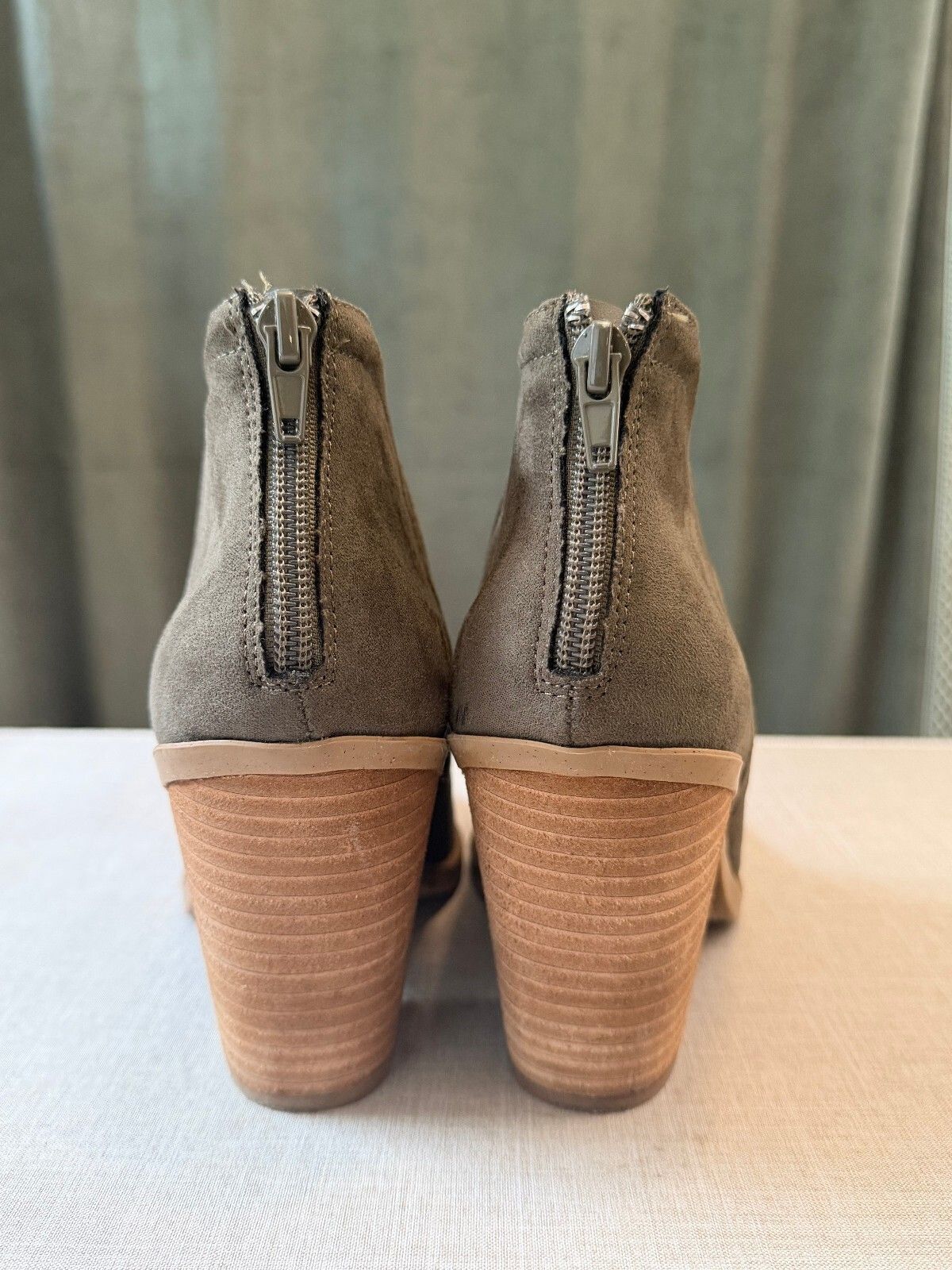 Joie Green Gray Suede Ankle Boots Block Stacked Heel Back Zip Size 6.5