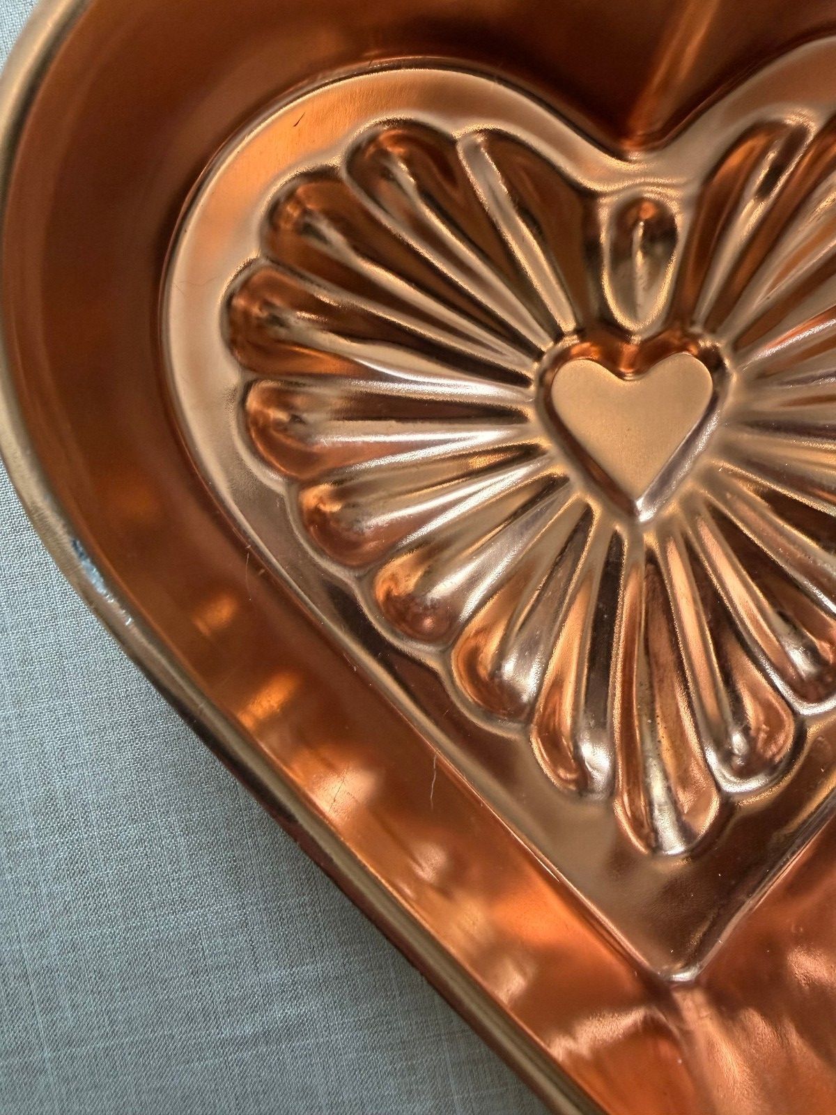 Vintage Copper Heart Cake Mold Wall Hanging Kitchen Decor 3.5 Cup (B)
