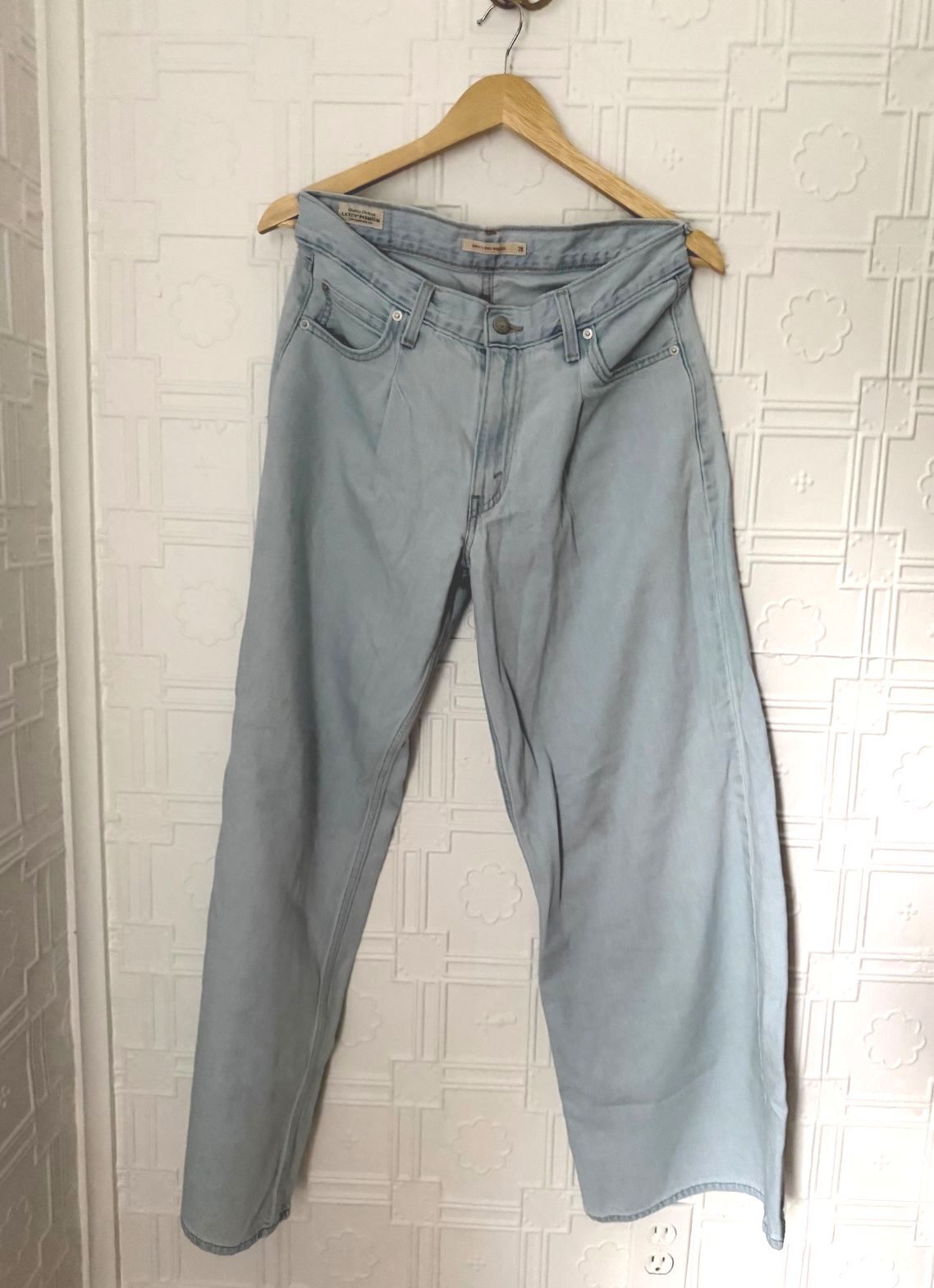Levi’s Baggy Dad Wide Leg Jeans Light Wash Size 28 (W28 L32)
